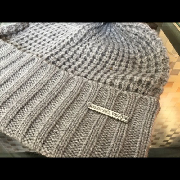 Michael Kors Grey Crochet Pom Pom Cap - Picture 2 of 5